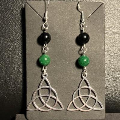 BOUCLES D OREILLE TRIQUETRA