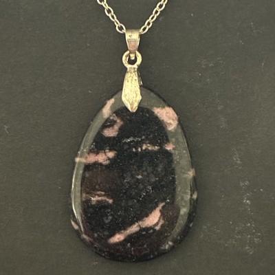 RHODONITE PENDENTIF 3