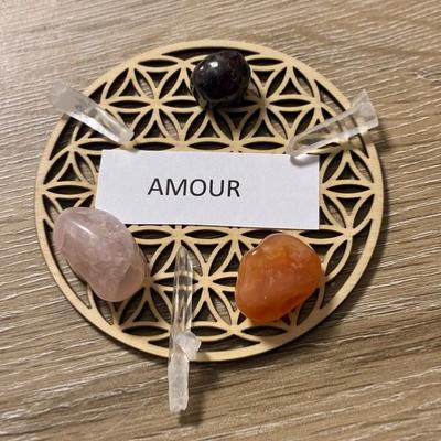 GRILLE DE CRISTAUX AMOUR