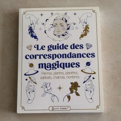 LIVRE GUIDE CORRESPONDANCES MAGIQUES