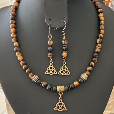 OEIL DU TIGRE PARURE TRIQUETRA