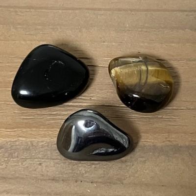 3 Pierres de protection indispensables en Lithothrapie par Aurore Mdium - L Aurore Cleste